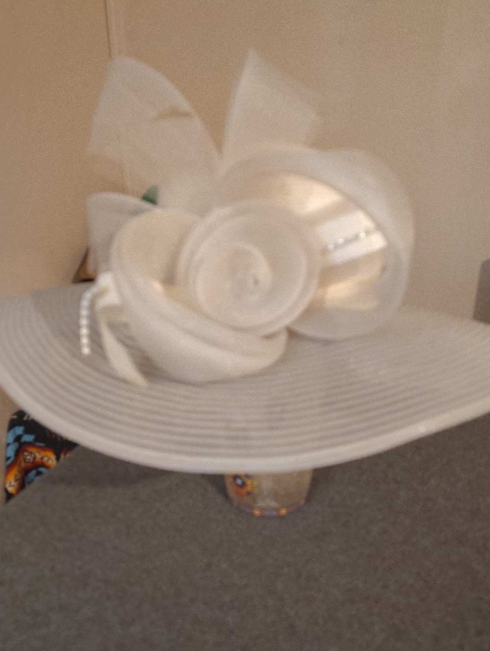 Classic White Wide-Brim Floral Accent Women's Hat